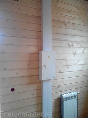 Установка щита освещения в деревянном доме